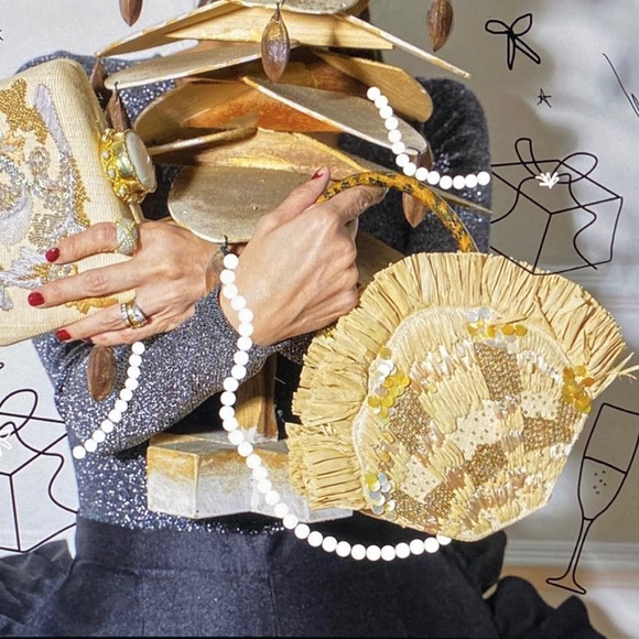 Aranaz Serena Embellished Clam purse - Picture 5 of 11